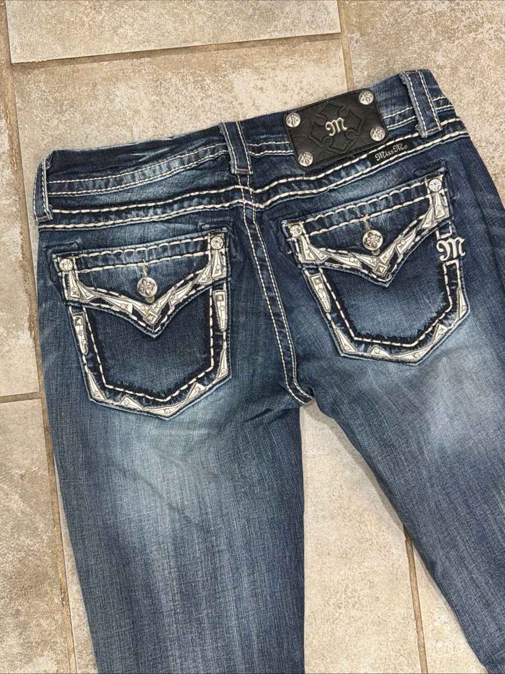 Miss Me Jeans Medium Wash Size 27 Slim Bootcut Rhinestone JE58805B3R